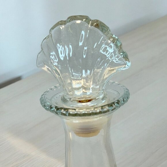 Collectible Vintage Avon Clear Glass Bottle Decanter Gold Angel Fish w/Stopper - Picture 4 of 5